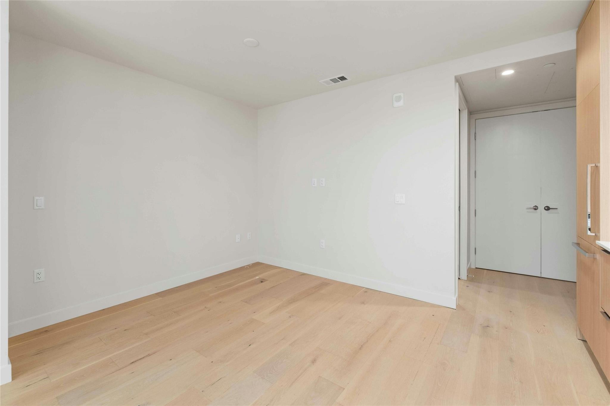 44 East Ave # 2506
