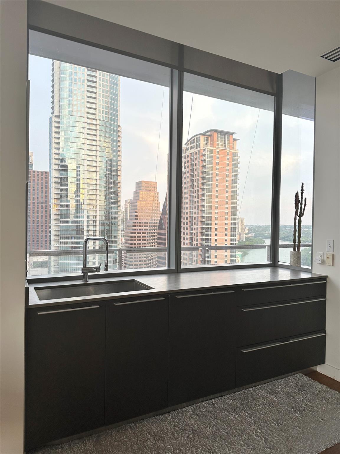 210 Lavaca ST # 2013