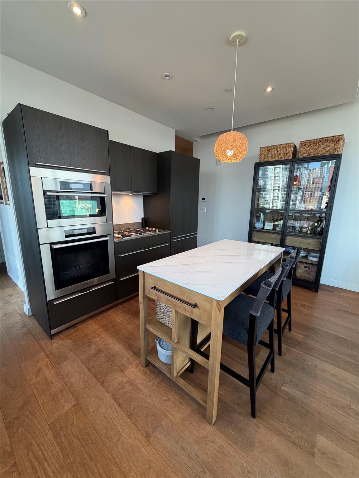 210 Lavaca ST # 2013