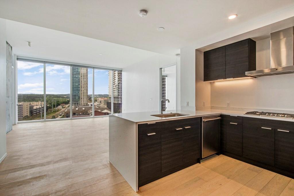 301 West Ave # 1009