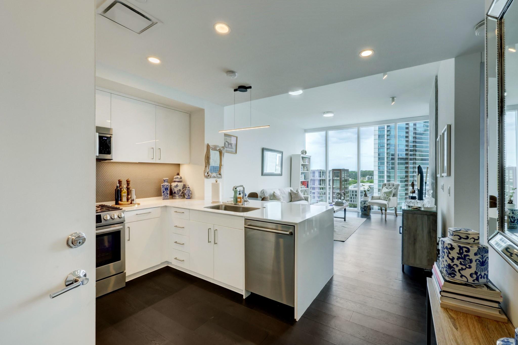 301 West Ave # 1503