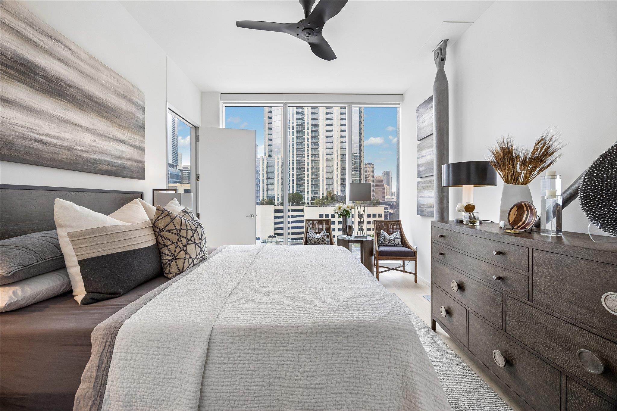 301 West Ave # 1004