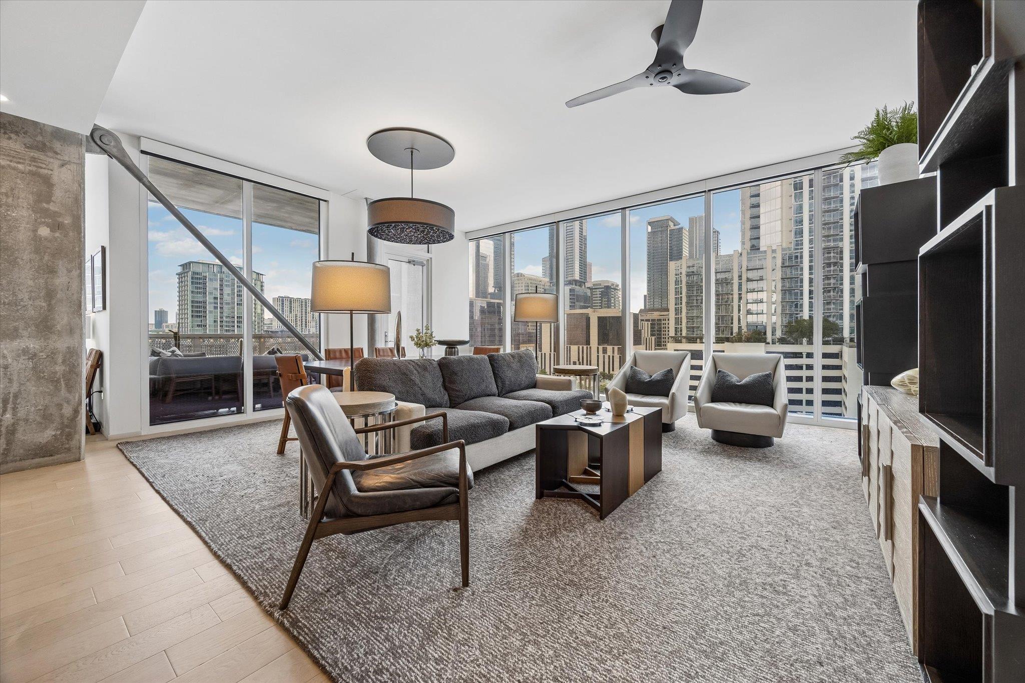 301 West Ave # 1004