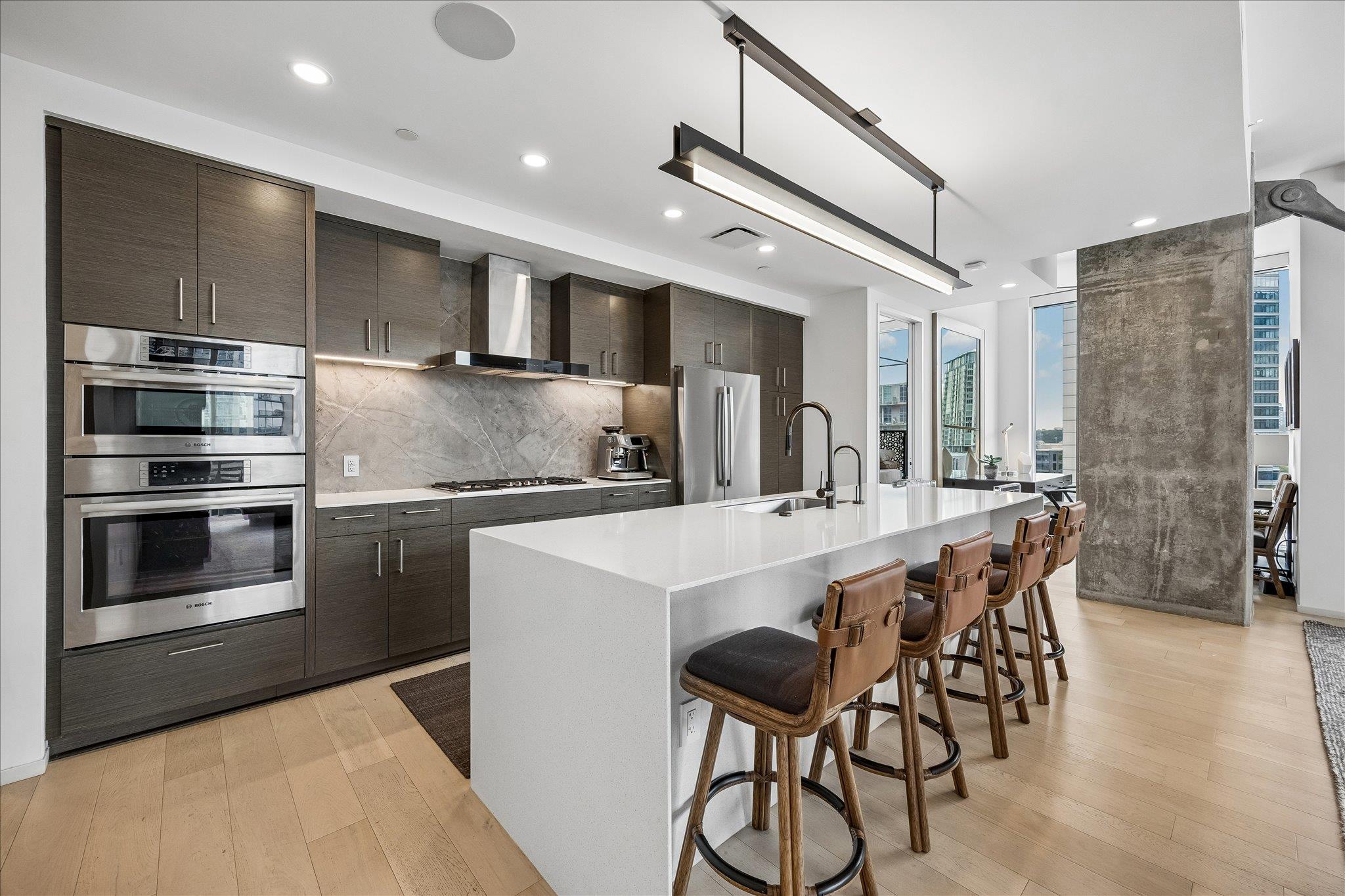 301 West Ave # 1004