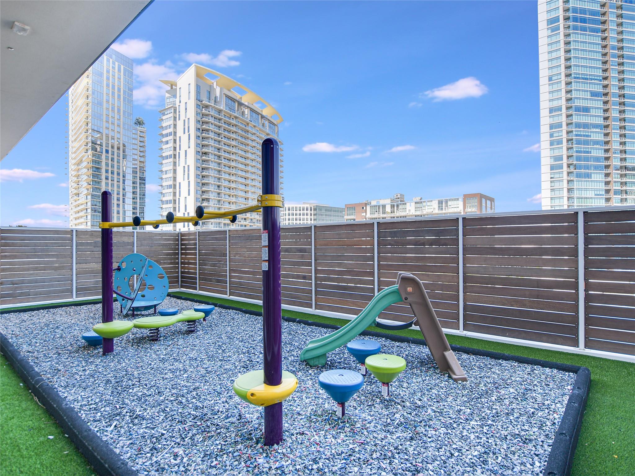 301 West Ave # 1004