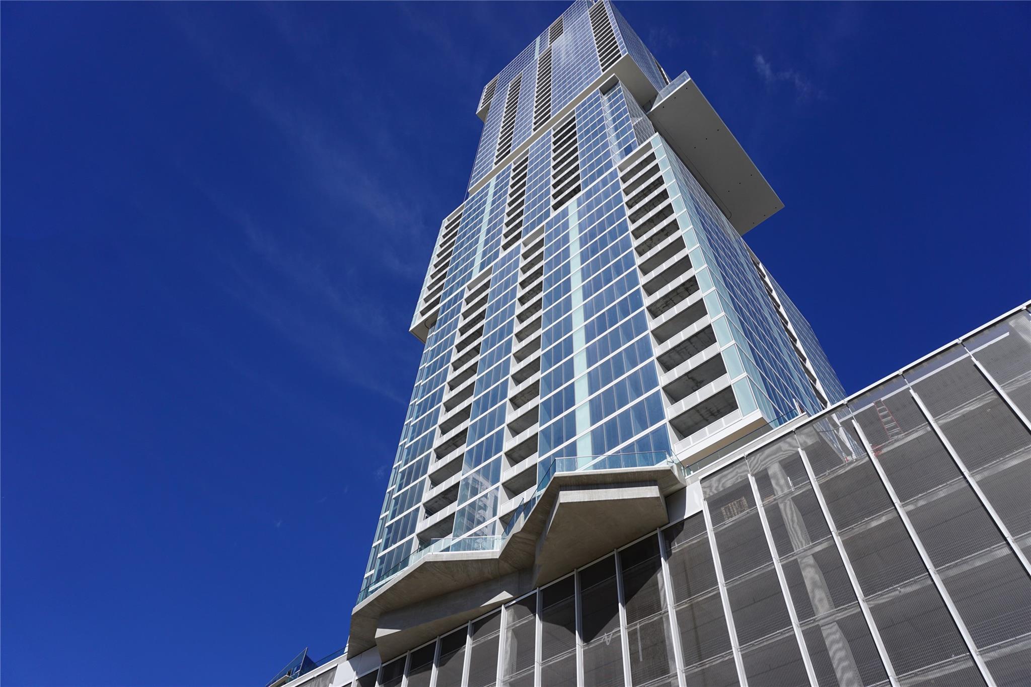 301 West Ave # 1004