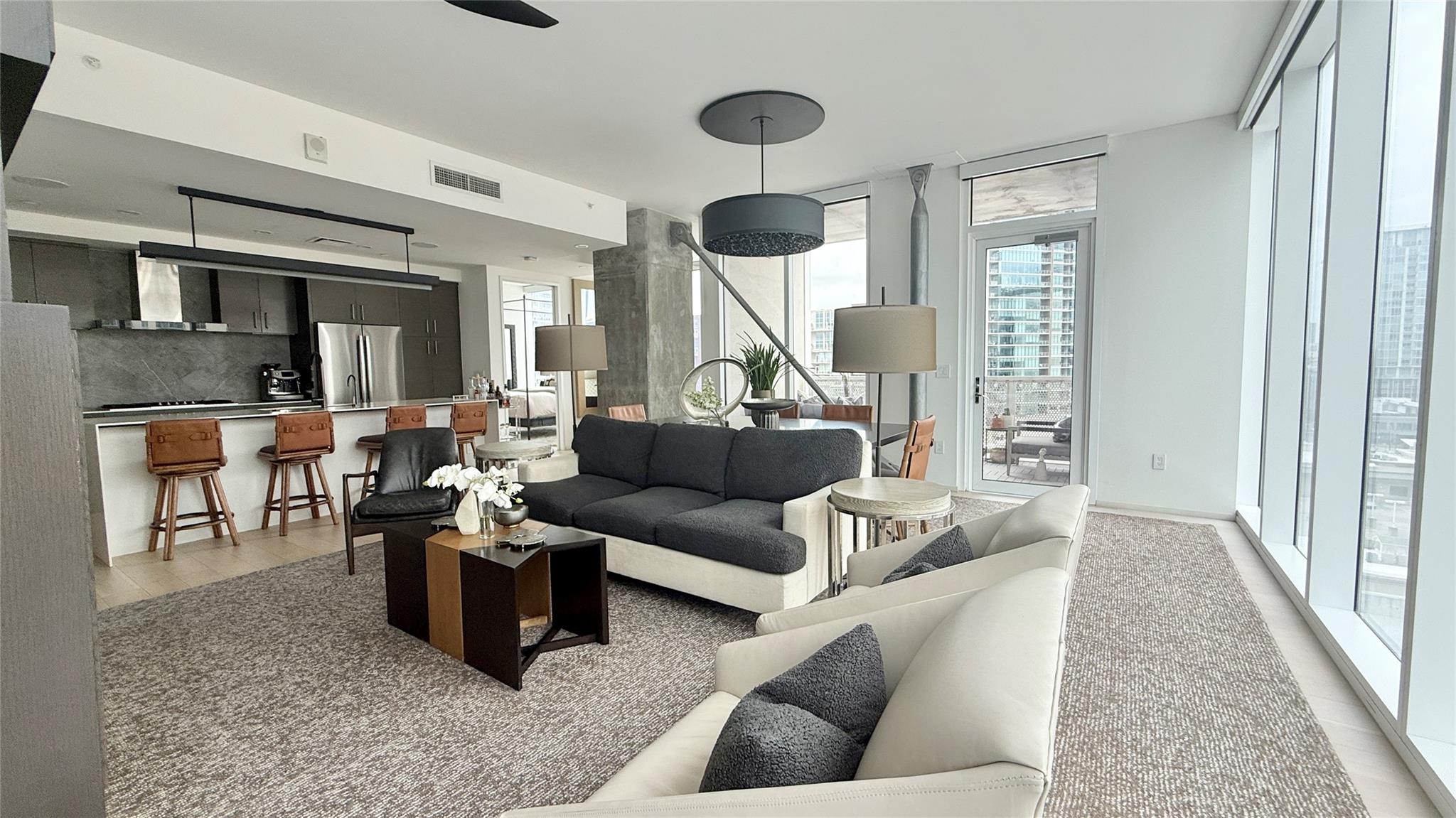 301 West Ave # 1004