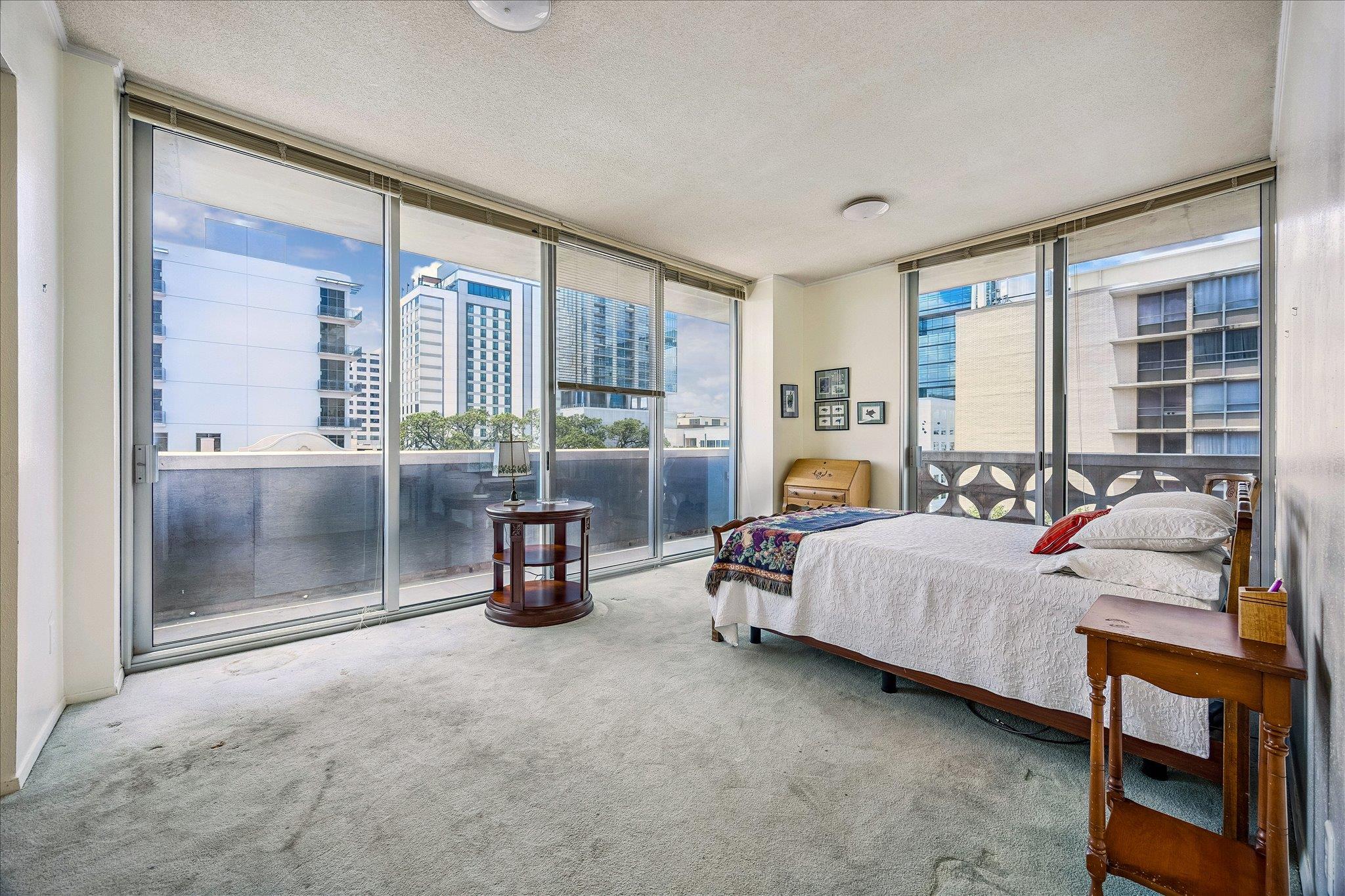 1801 Lavaca ST # 4K