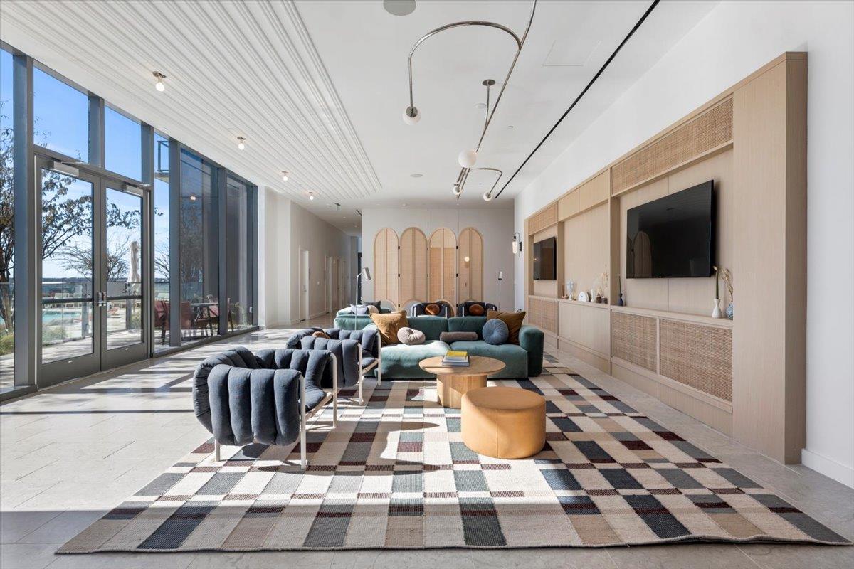 44 East Ave # 2509