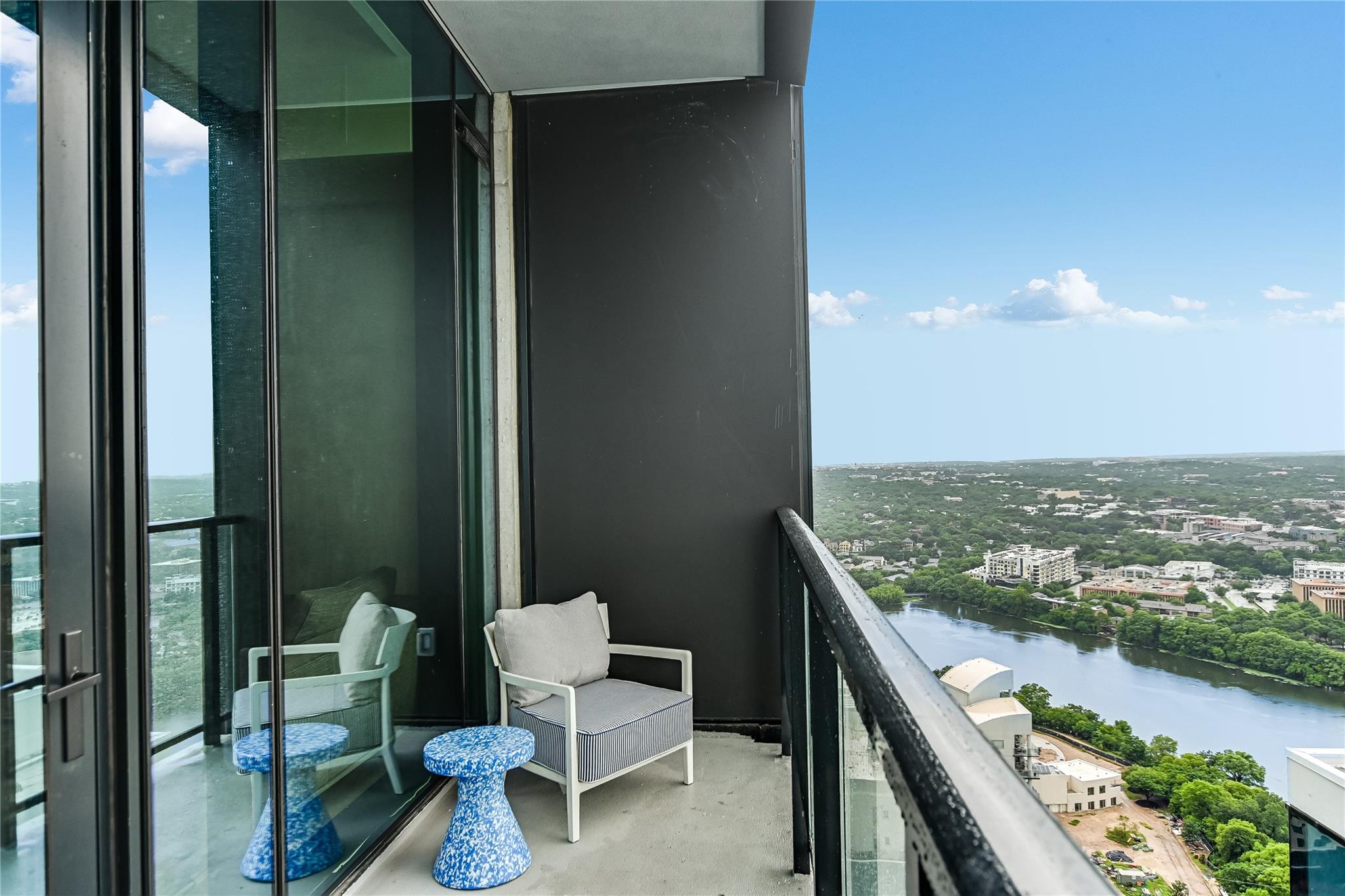 610 Davis ST # 3206