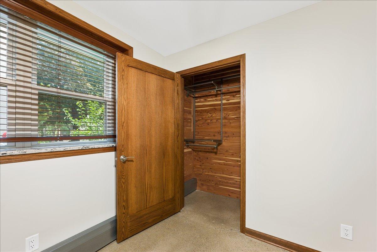 401 Ridgewood Avenue Unit: 1