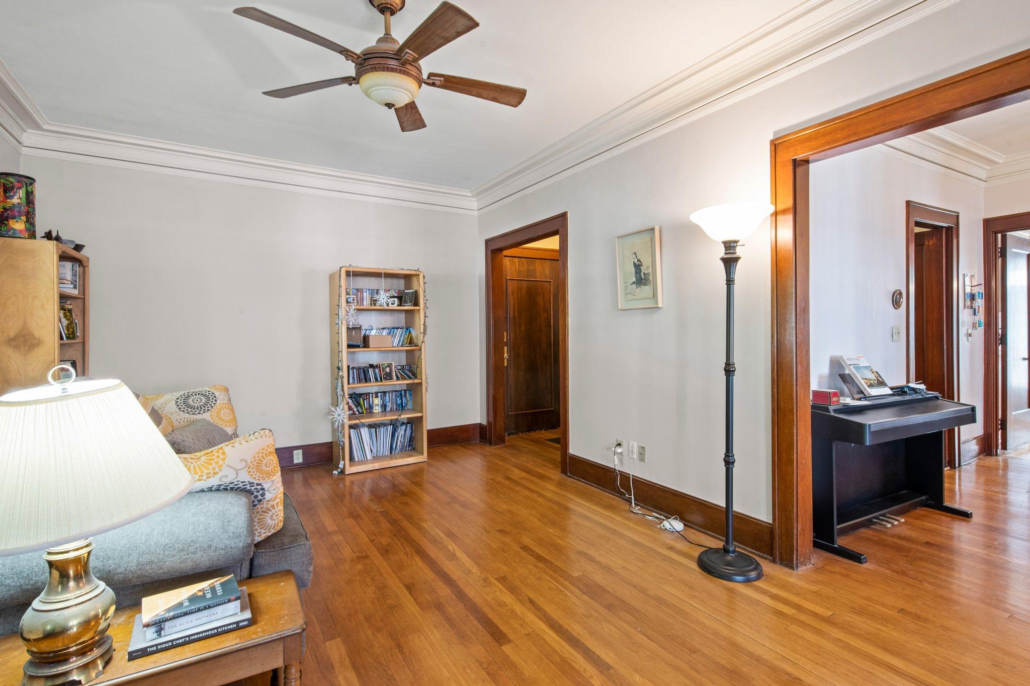 3904 Thomas Avenue S Unit: 102