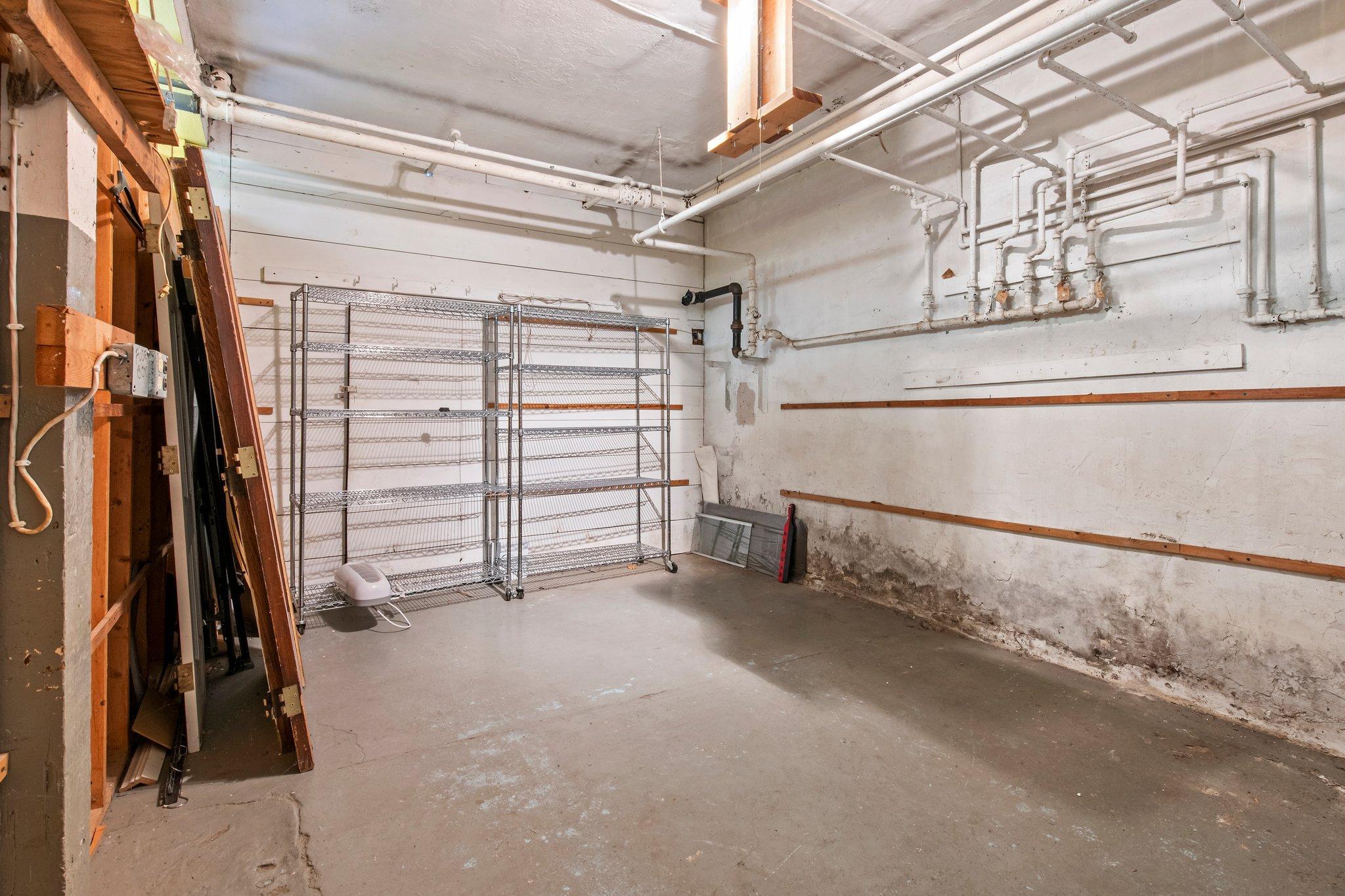 3904 Thomas Avenue S Unit: 102