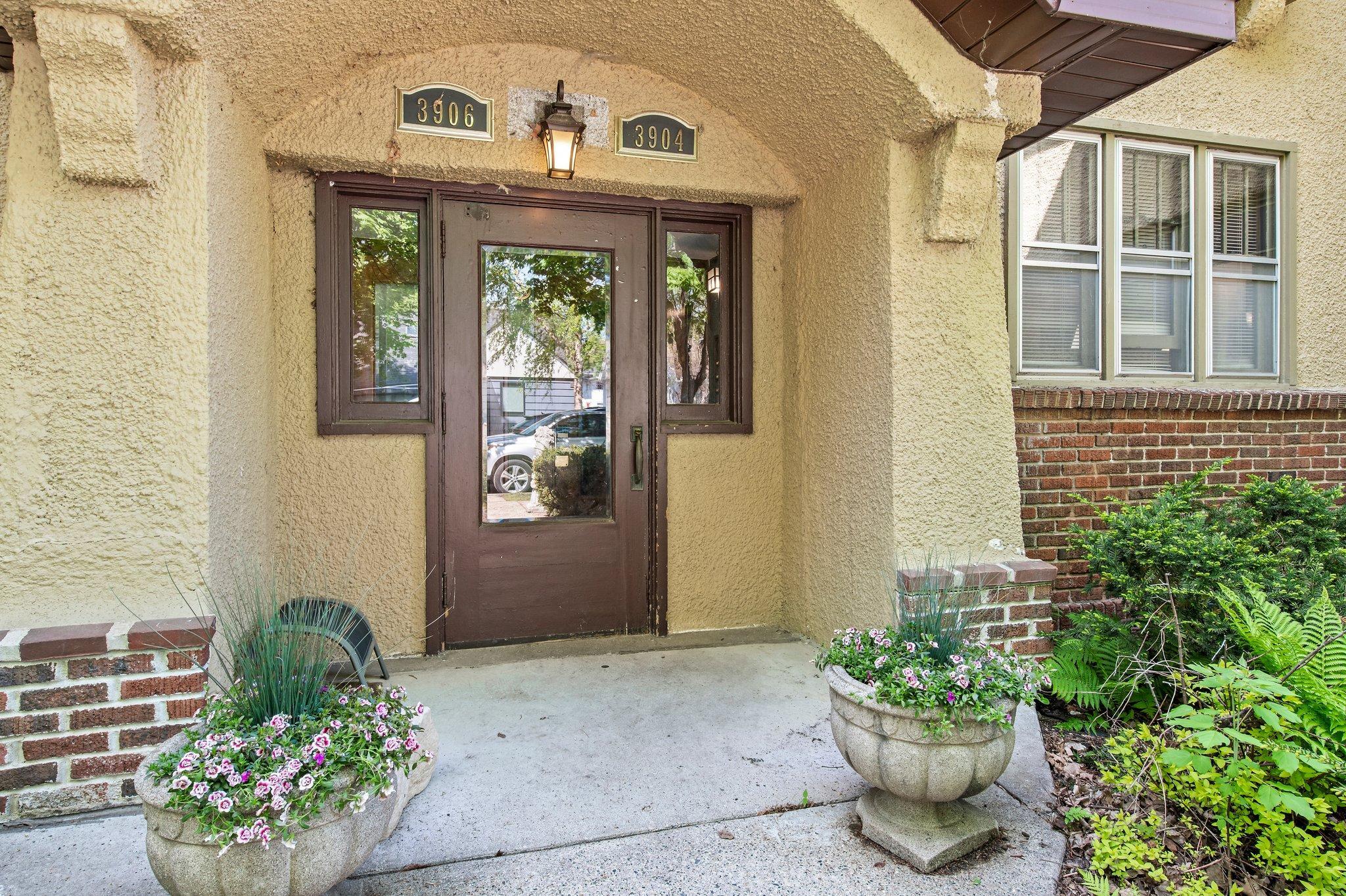 3904 Thomas Avenue S Unit: 102