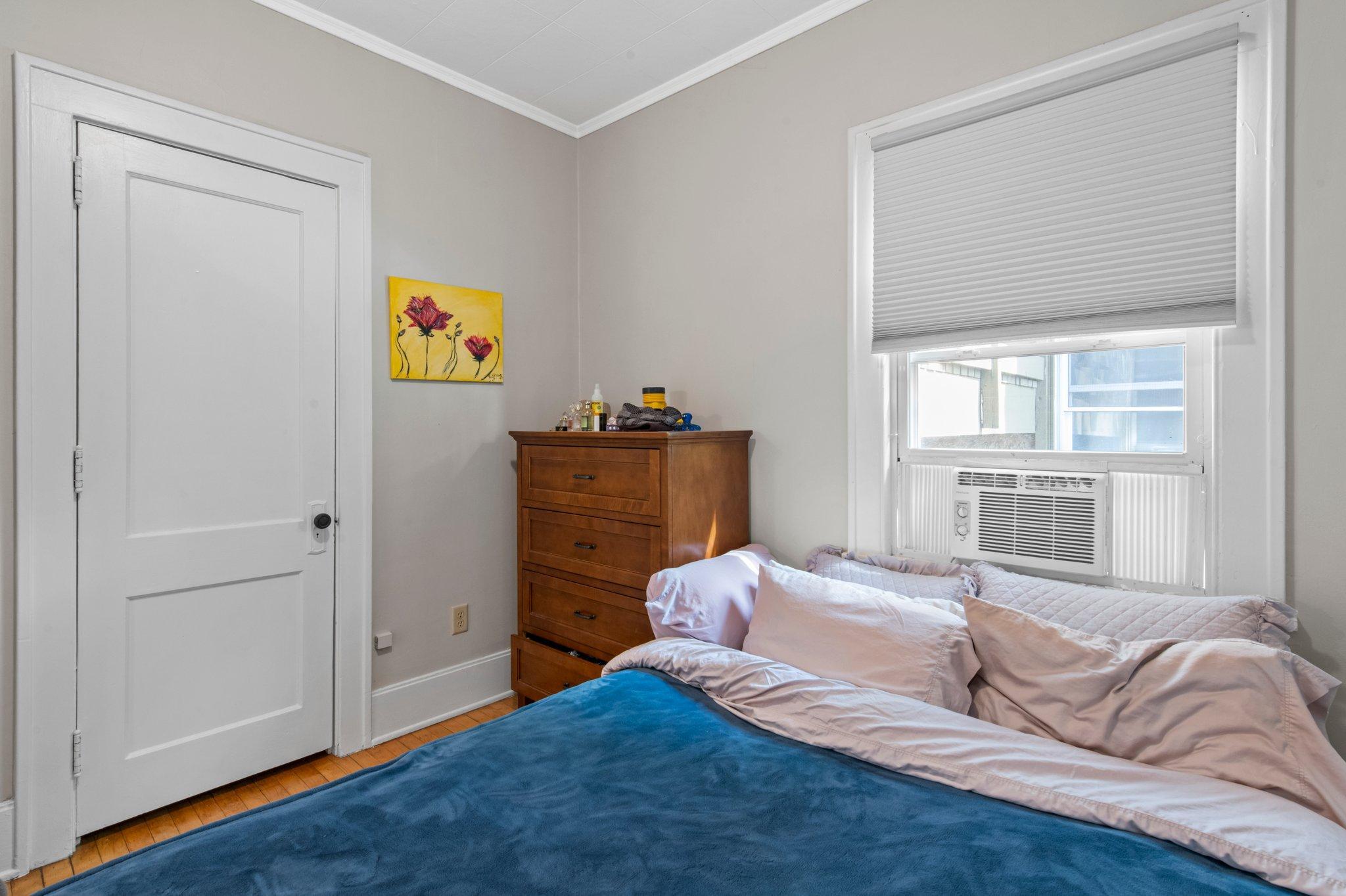 3904 Thomas Avenue S Unit: 102