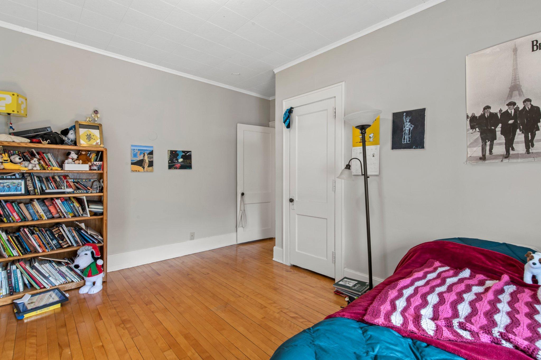 3904 Thomas Avenue S Unit: 102