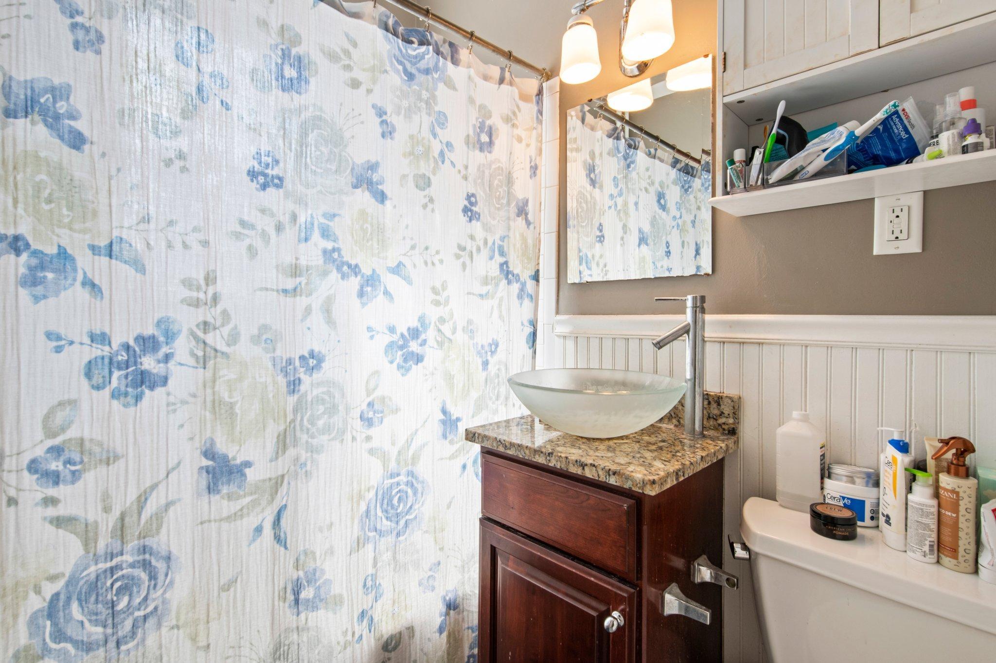 3904 Thomas Avenue S Unit: 102