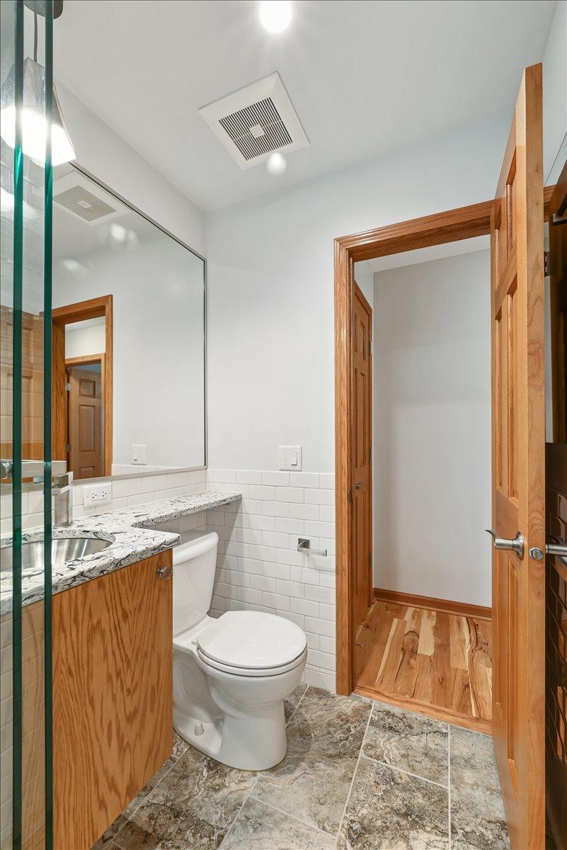 401 Ridgewood Avenue Unit: 203