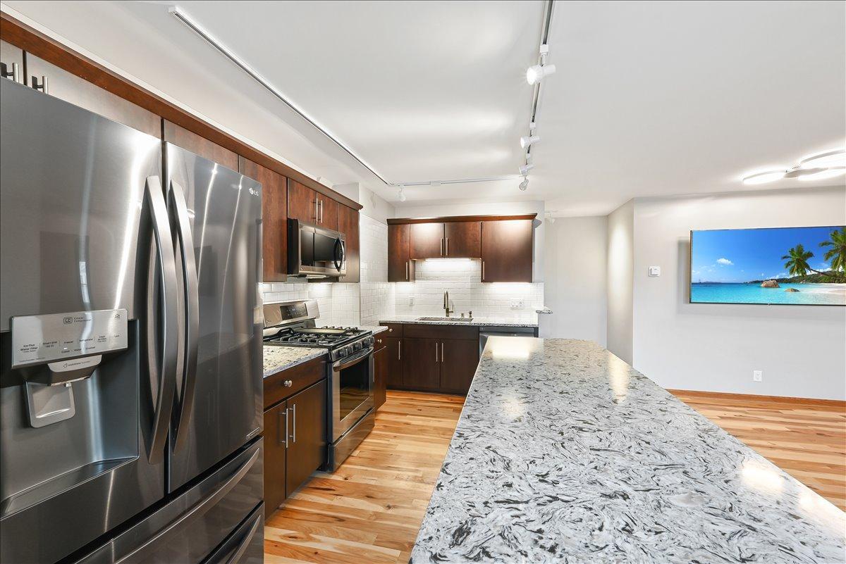 401 Ridgewood Avenue Unit: 203