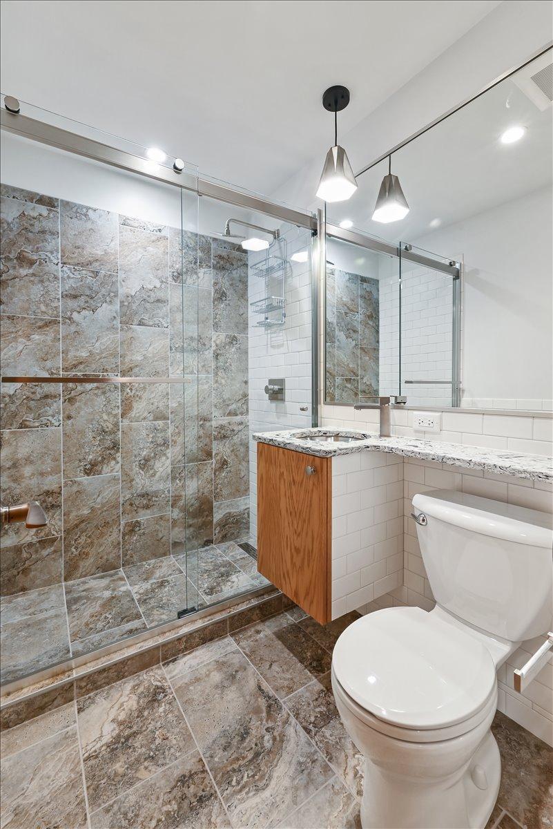 401 Ridgewood Avenue Unit: 203