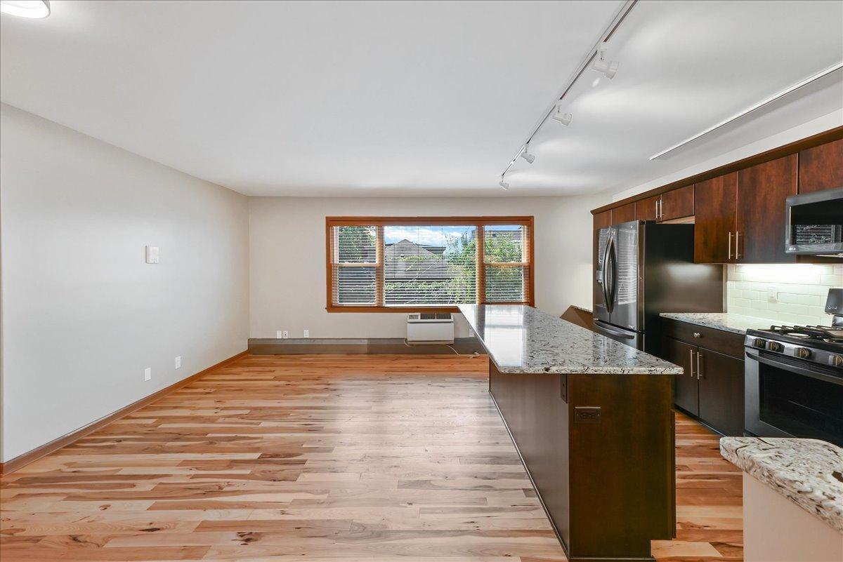 401 Ridgewood Avenue Unit: 203