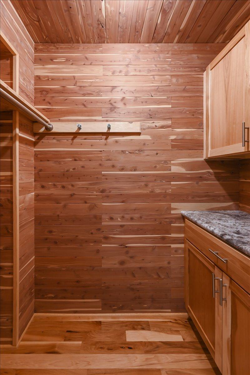 401 Ridgewood Avenue Unit: 203