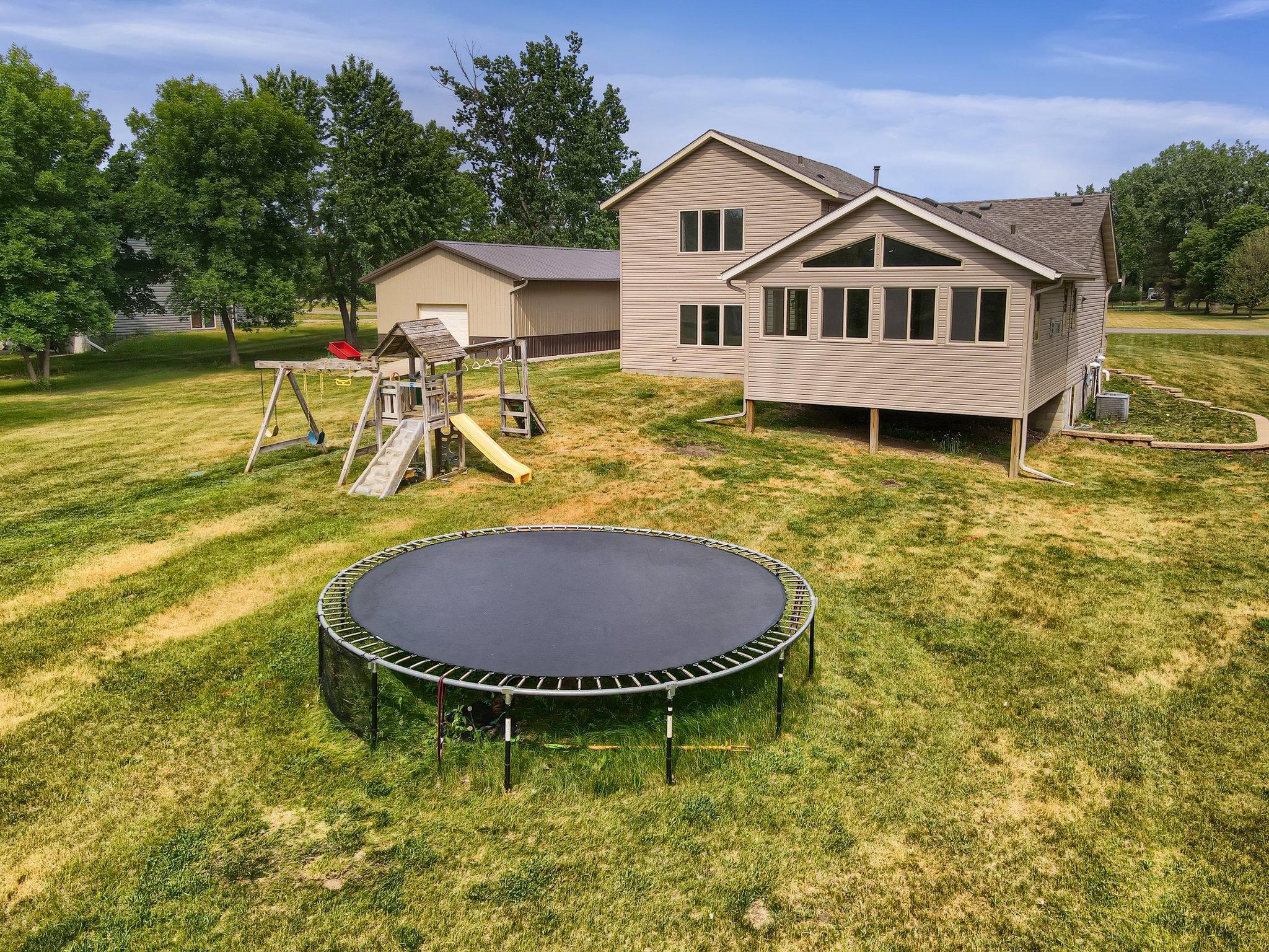 9865 Gilbert Avenue NE