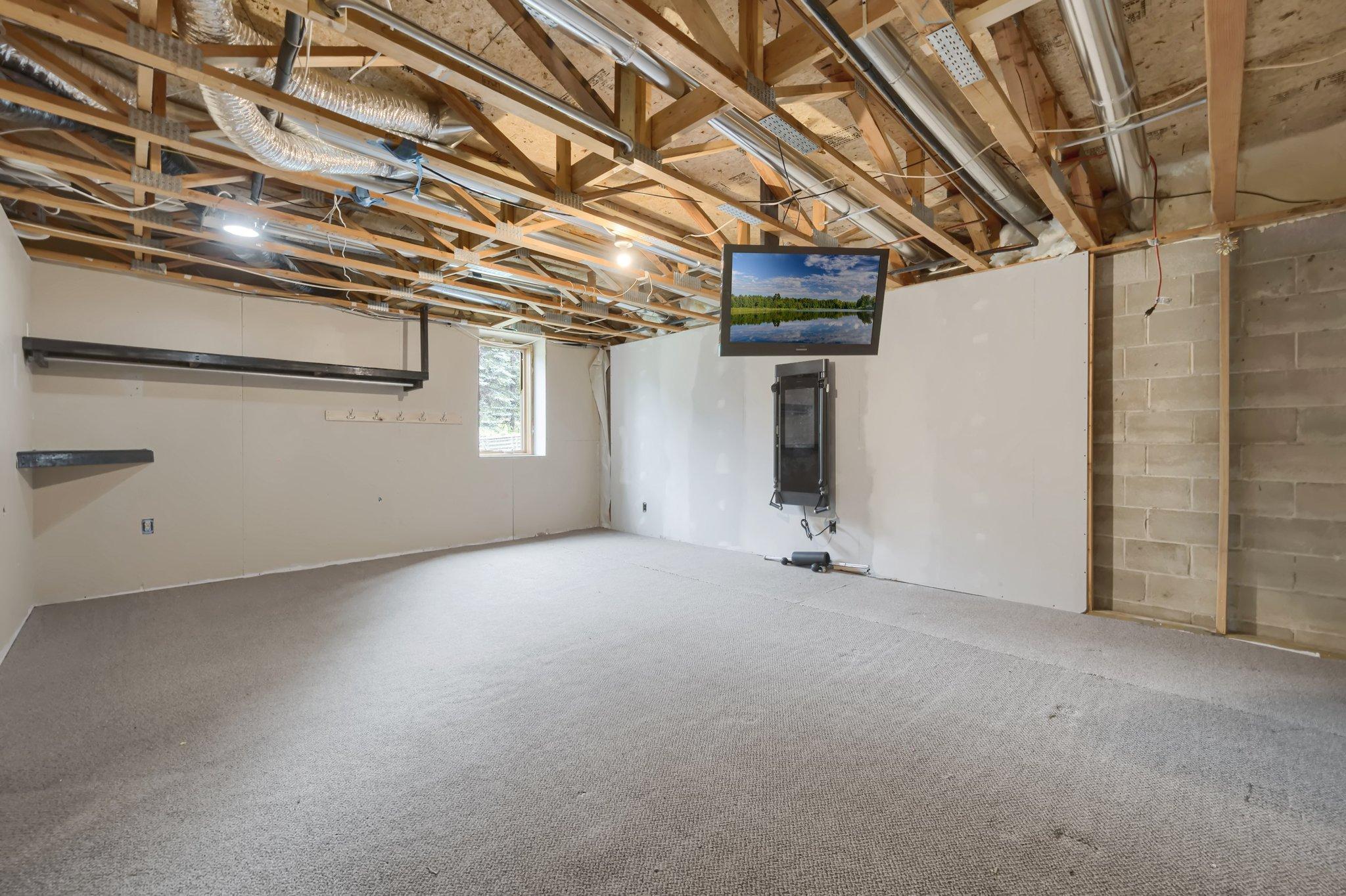 9865 Gilbert Avenue NE