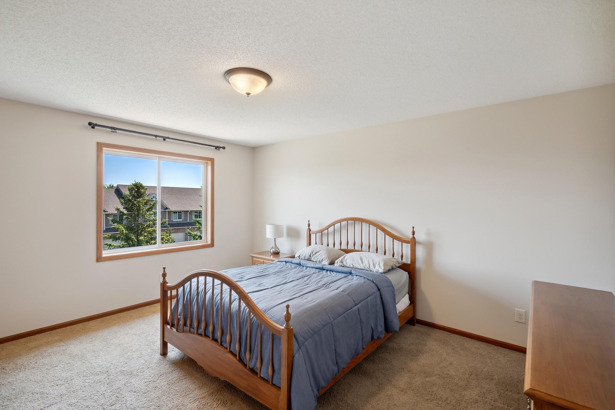 2595 Waterfall Way NW