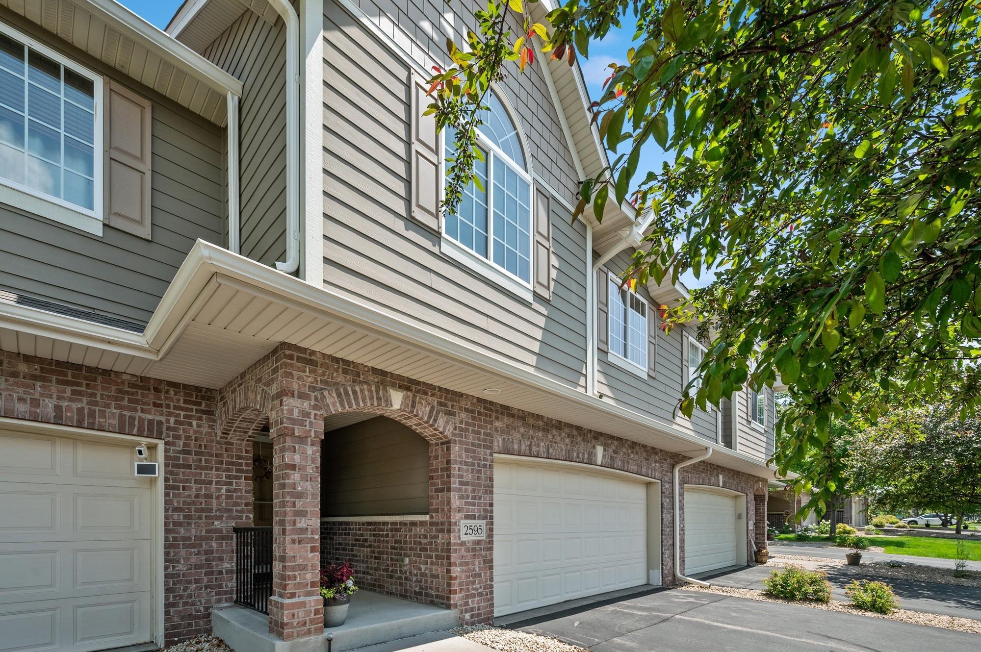 2595 Waterfall Way NW