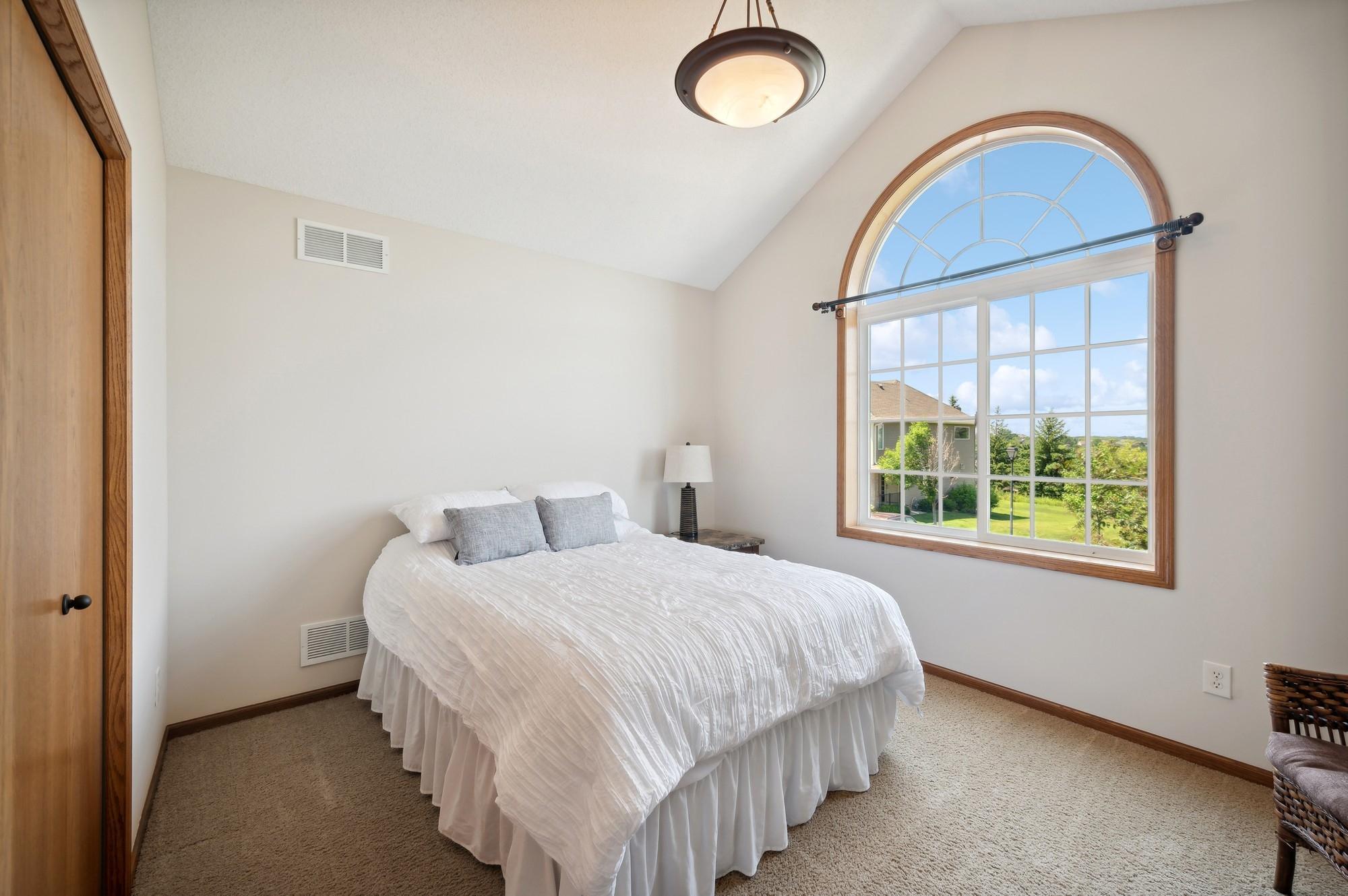 2595 Waterfall Way NW