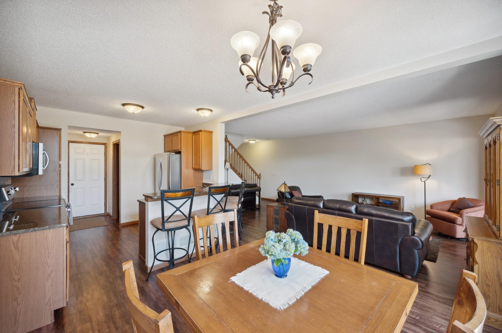 2595 Waterfall Way NW