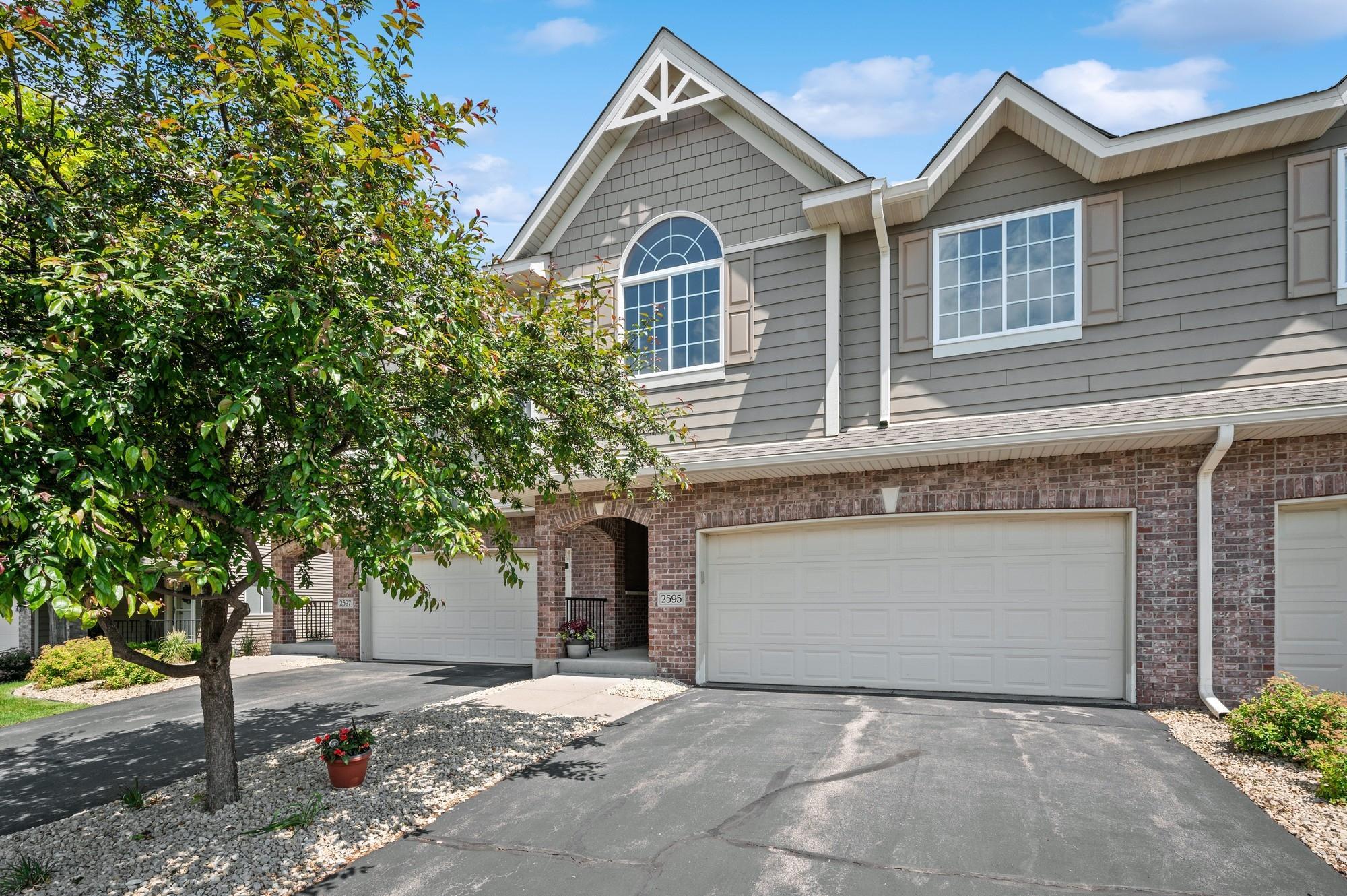 2595 Waterfall Way NW