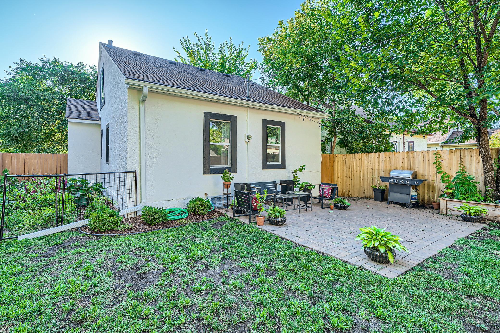 3714 Morgan Avenue N