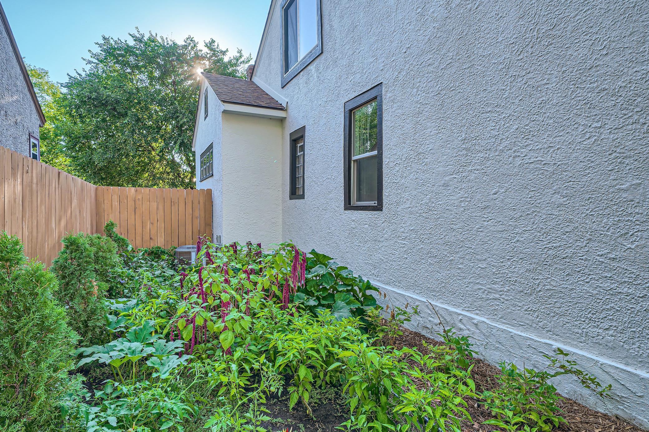 3714 Morgan Avenue N