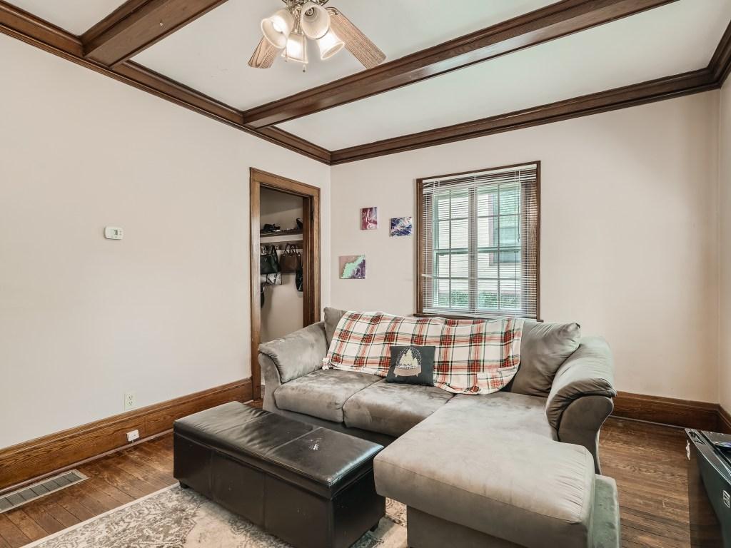 1048 Minnehaha Avenue E