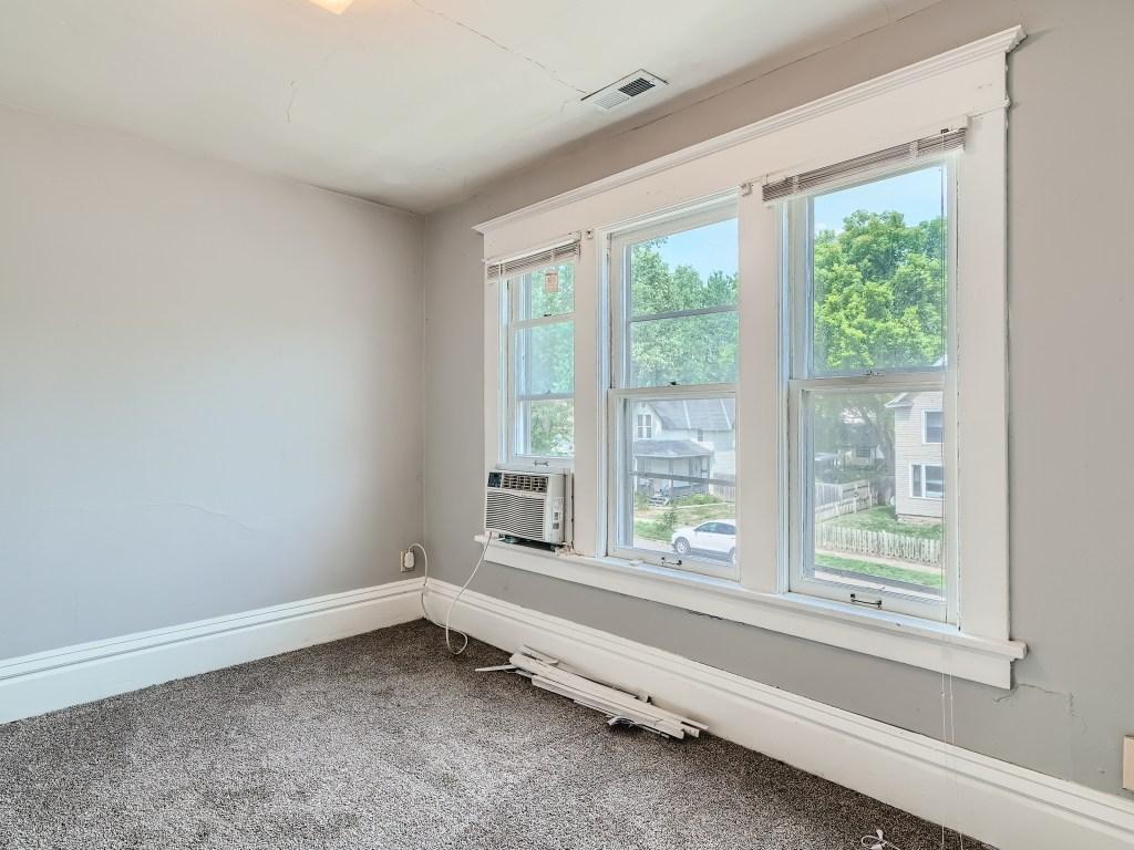 1048 Minnehaha Avenue E