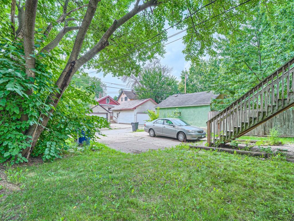 1048 Minnehaha Avenue E