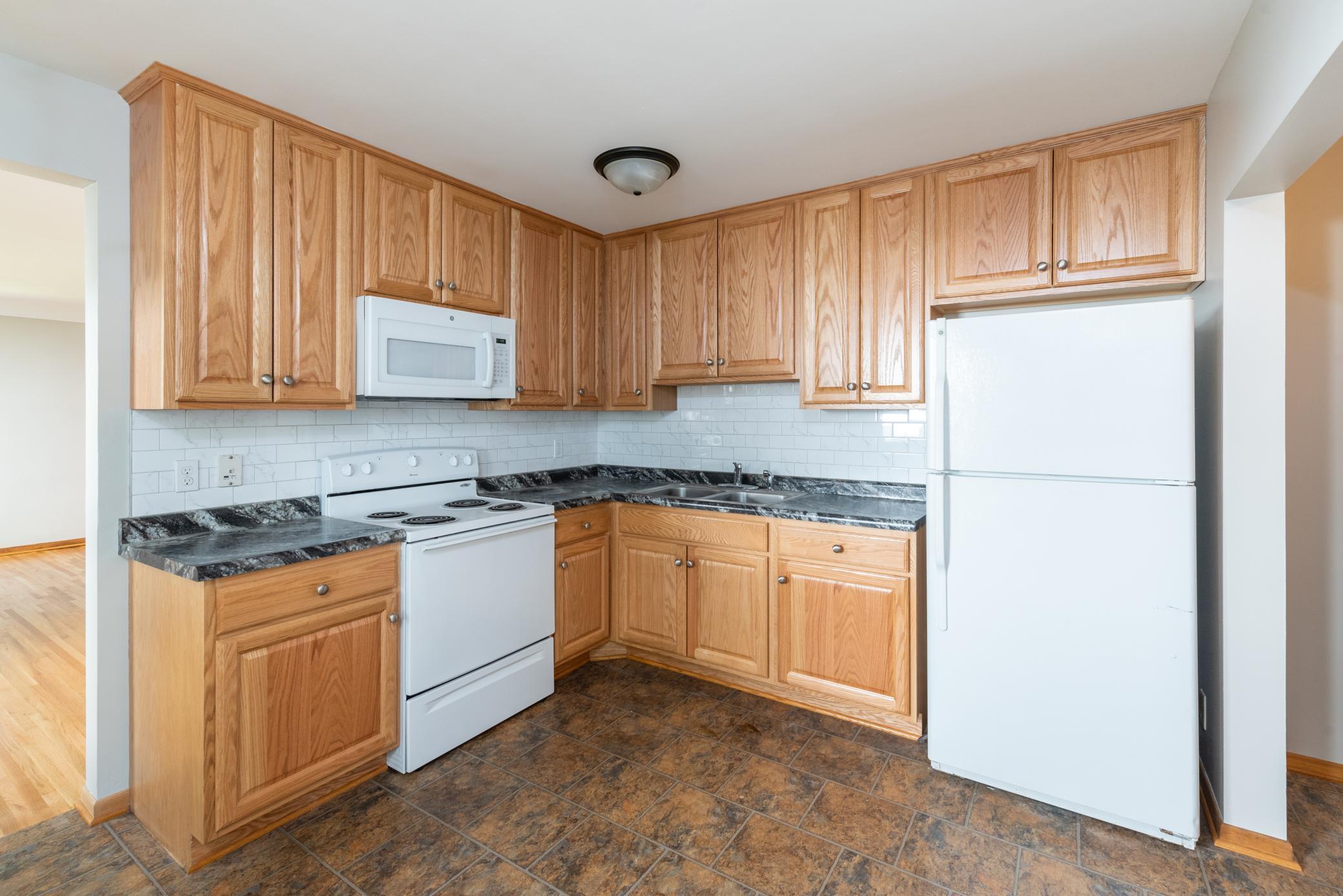 3252 Grand Avenue S Unit: 2
