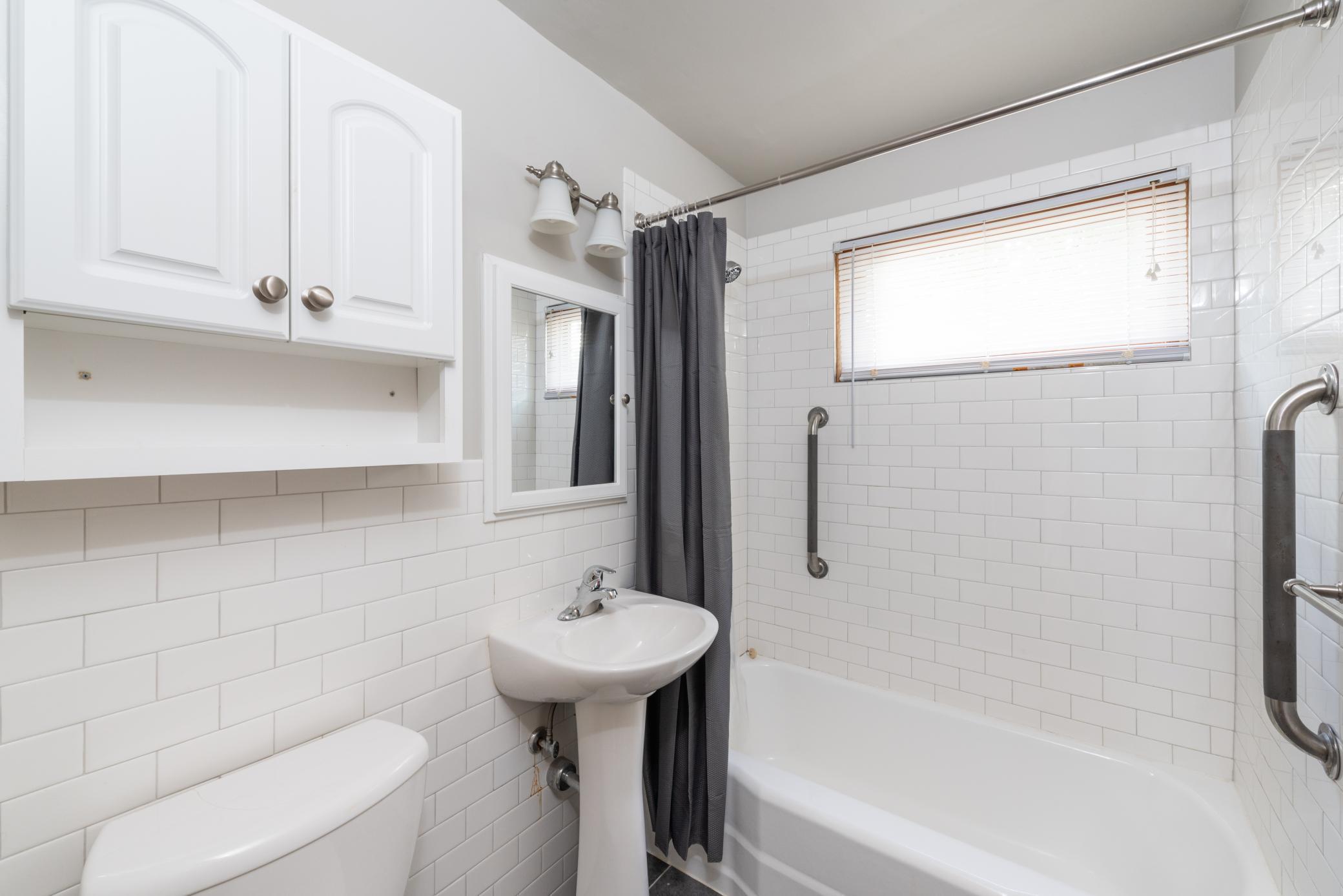 3252 Grand Avenue S Unit: 2