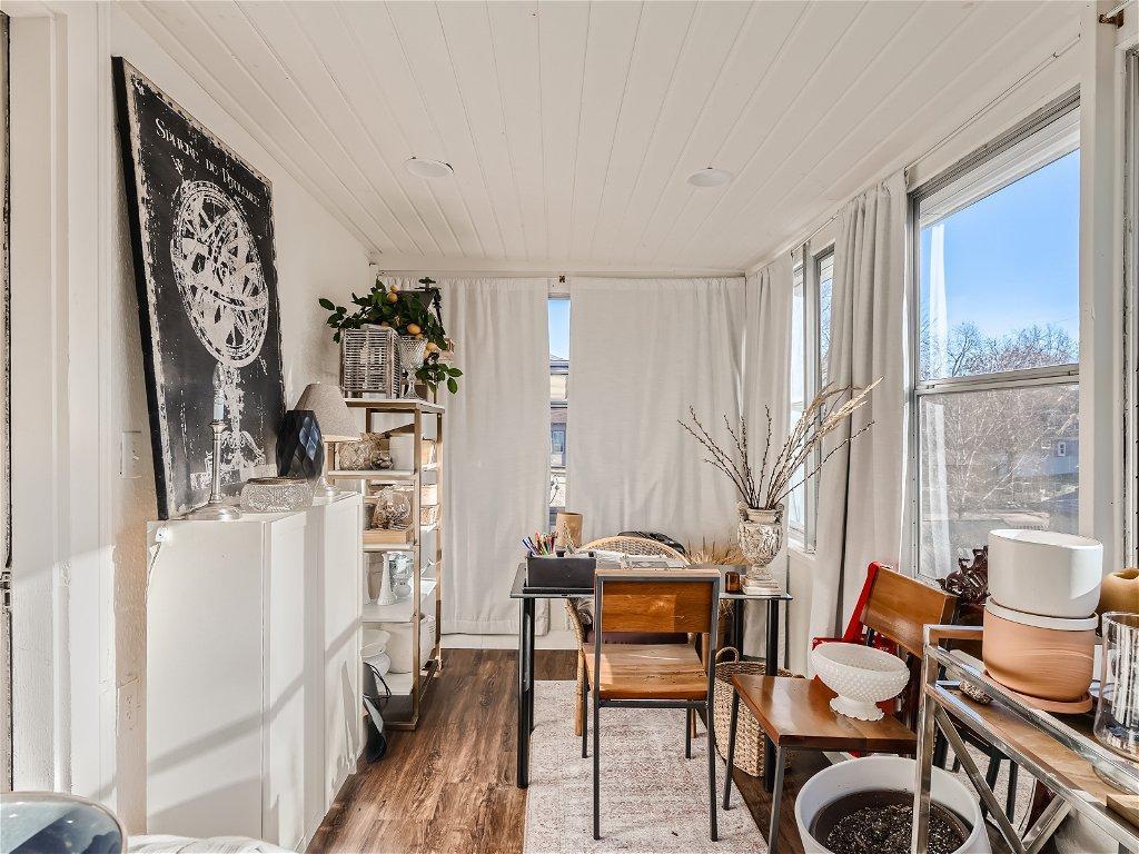 994 Goodrich Avenue Unit: Upstairs