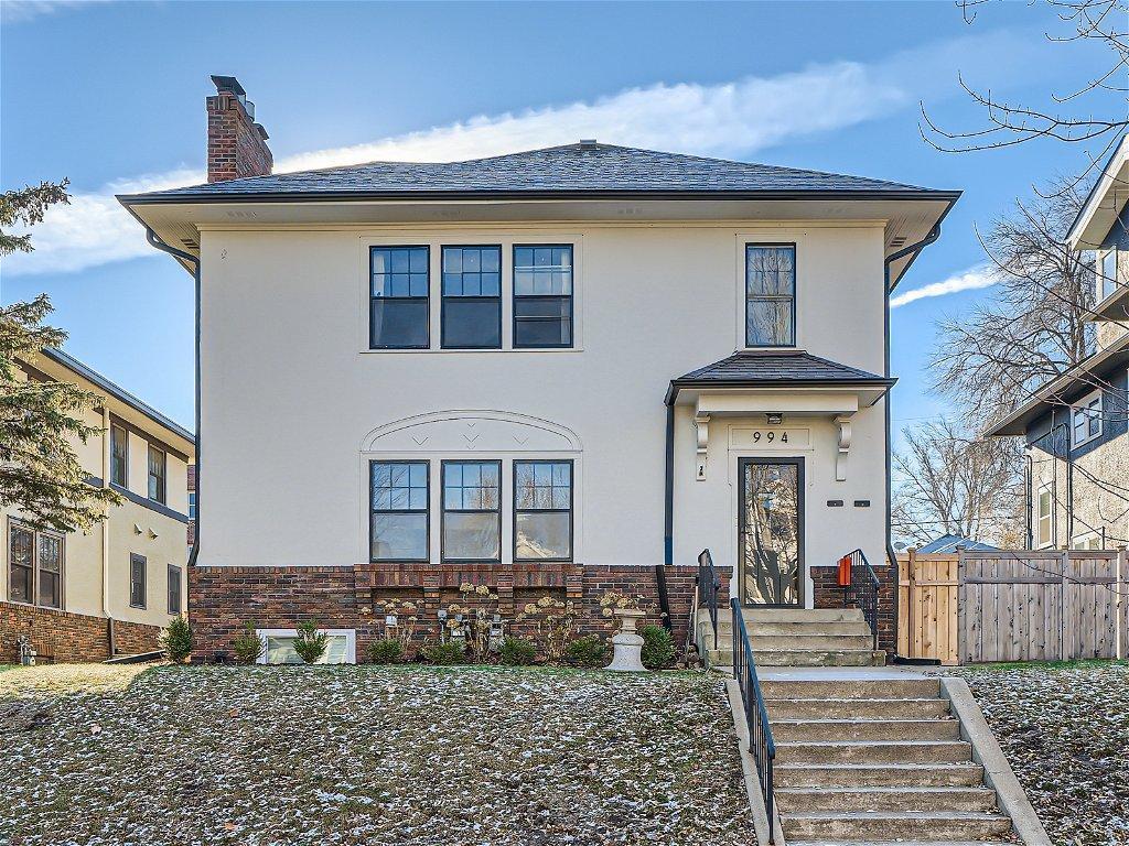 994 Goodrich Avenue Unit: Upstairs