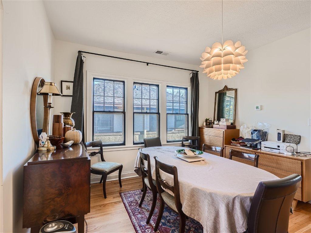 994 Goodrich Avenue Unit: Upstairs