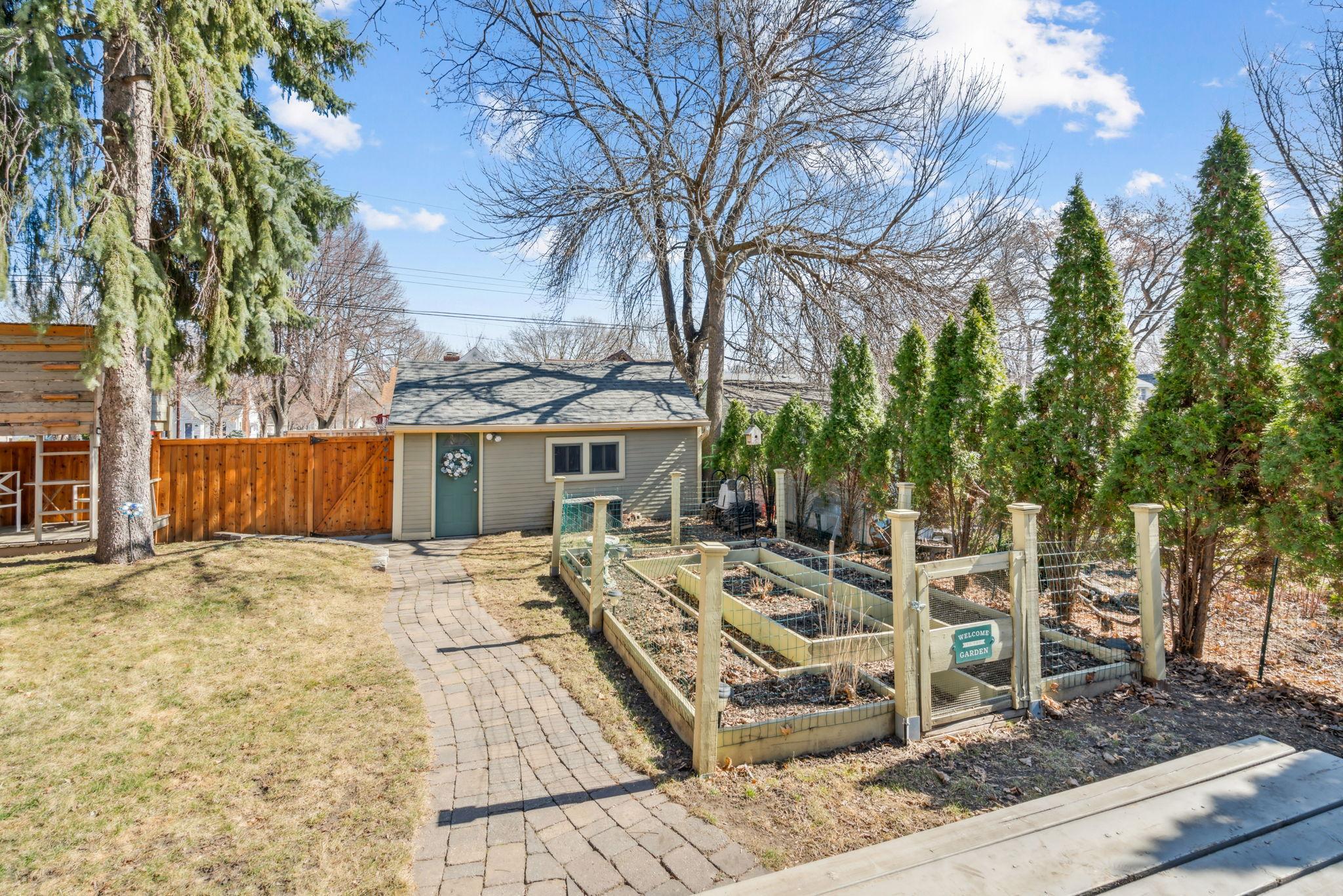 2659 Cleveland Street NE