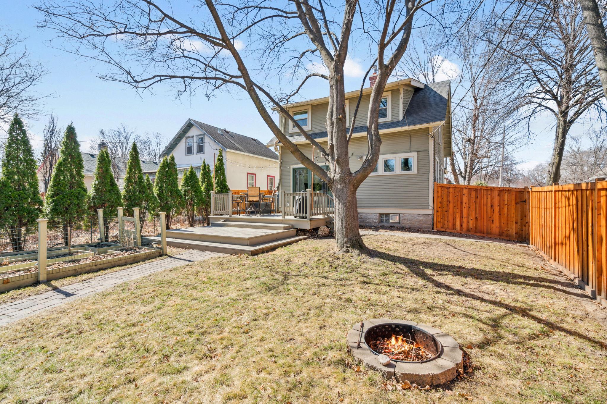 2659 Cleveland Street NE