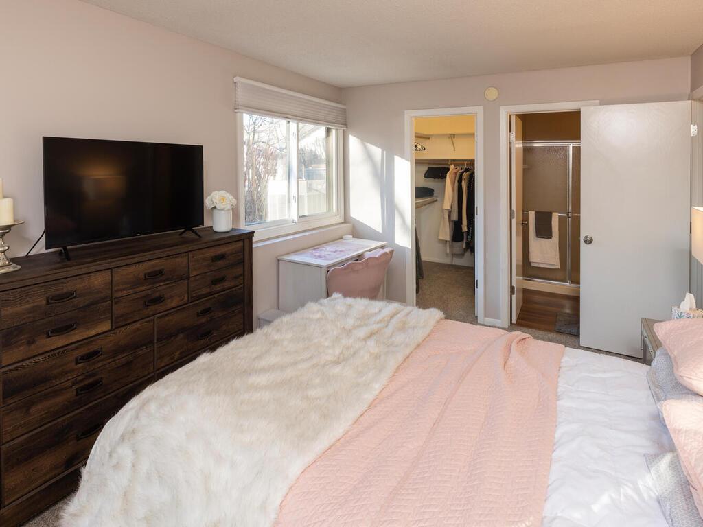 4236 Magnolia Lane N