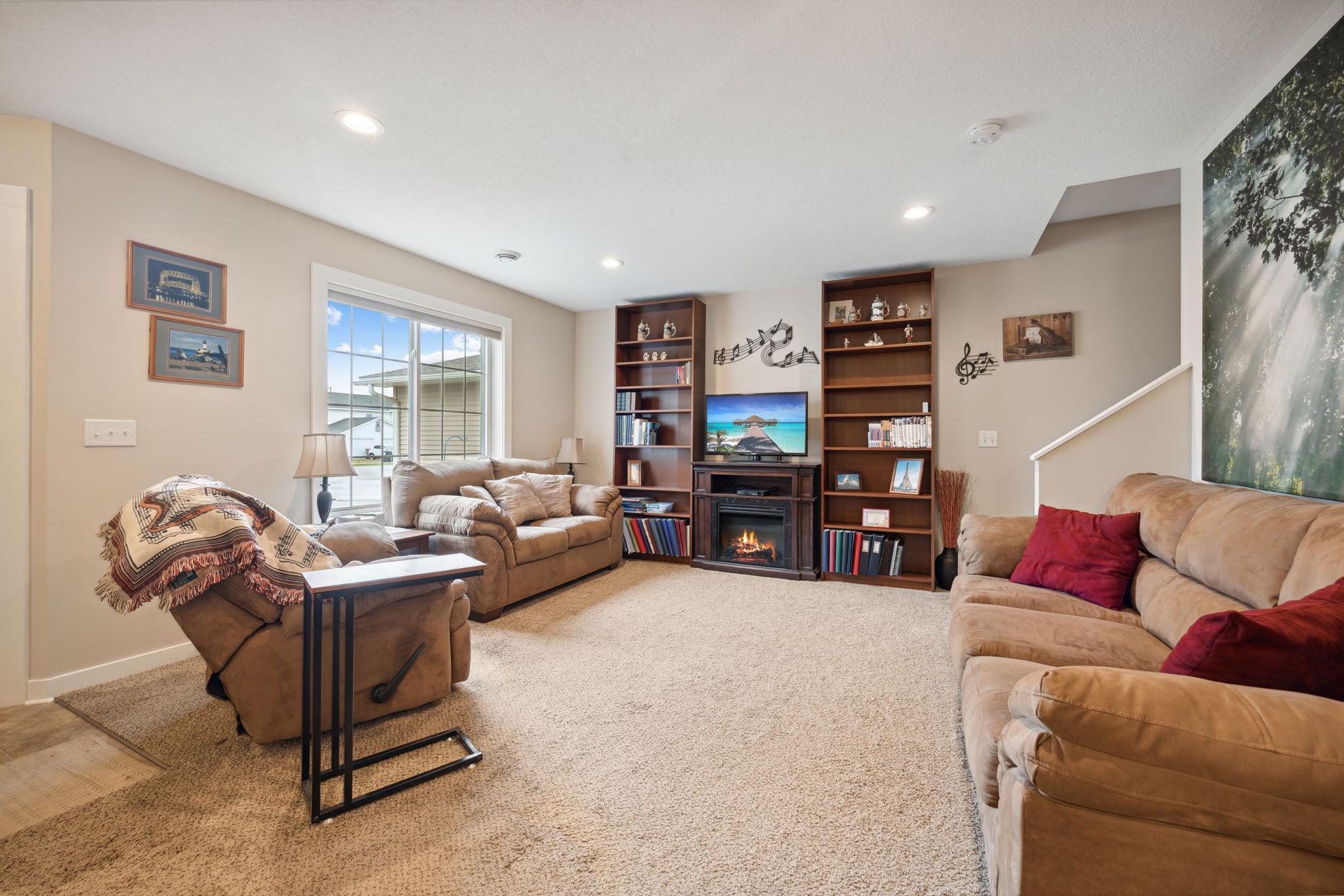 1404 Baldwin Avenue N