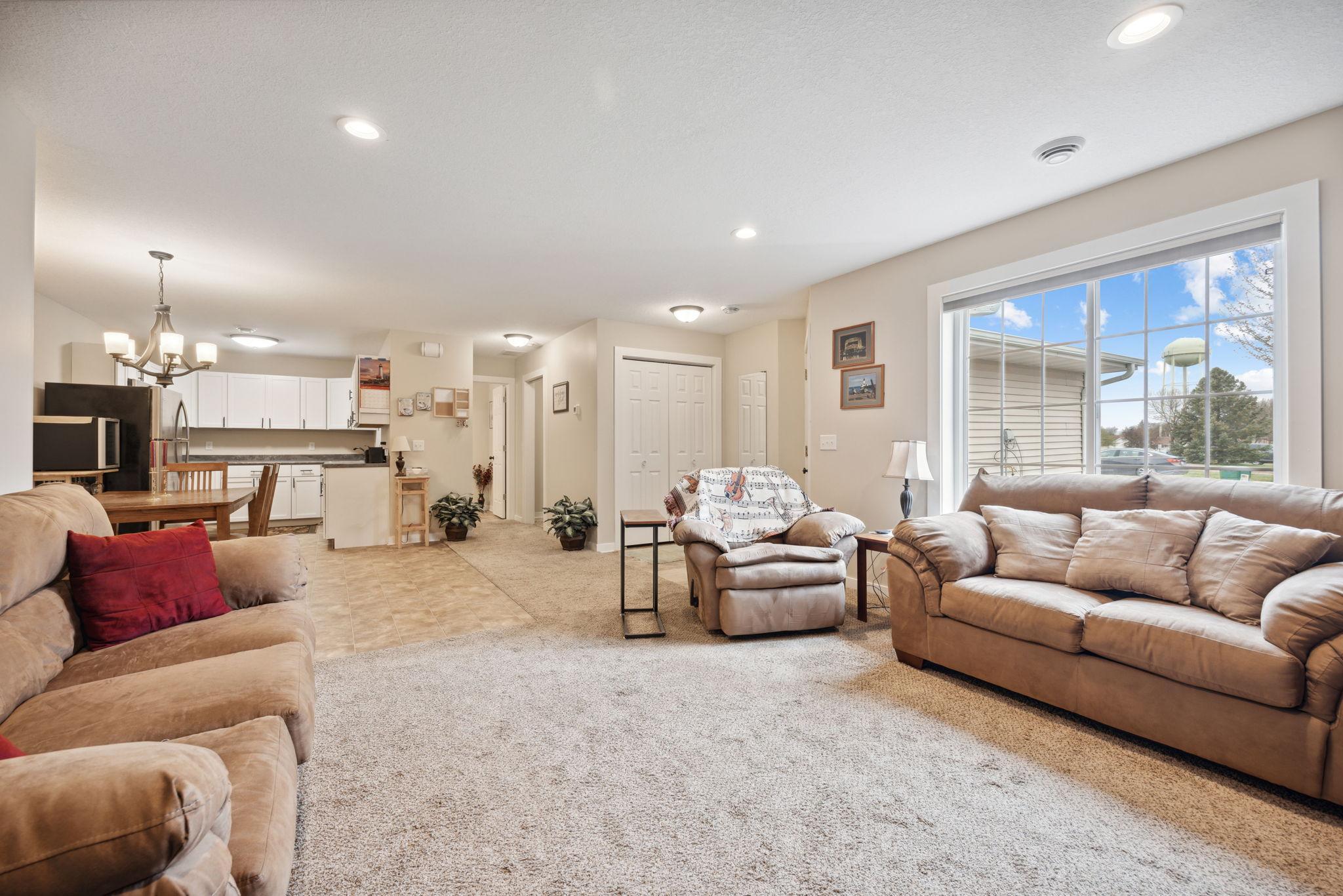 1404 Baldwin Avenue N