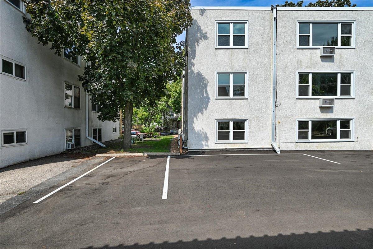 401 Ridgewood Avenue Unit: 102