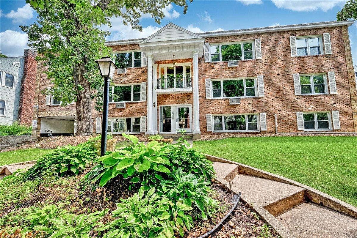 401 Ridgewood Avenue Unit: 102